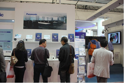 攜手共創(chuàng)智慧課堂新體驗(yàn) 松下森寶數(shù)碼投影教學(xué)應(yīng)用方案亮相長沙高教展